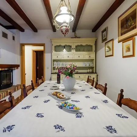 Zanina Apartment *